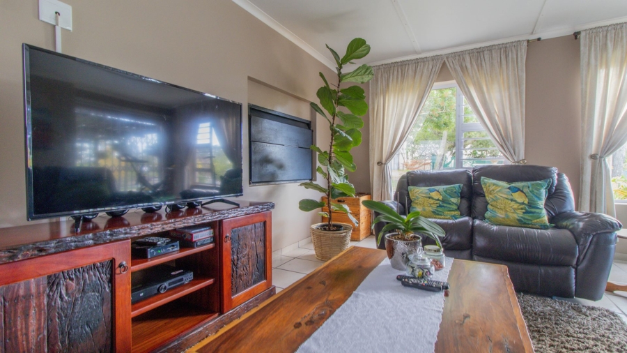 3 Bedroom Property for Sale in Hartebeesfontein Western Cape